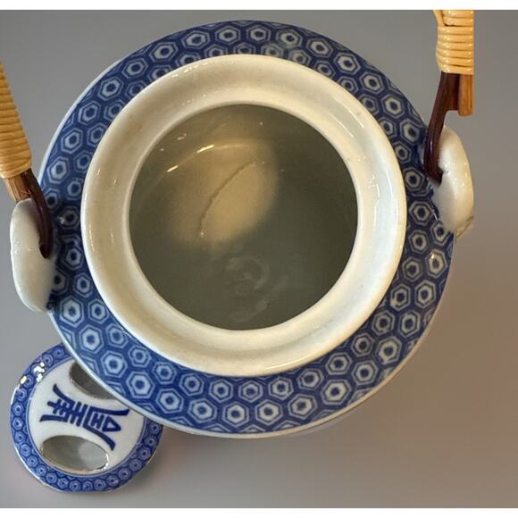 Vintage Chinese Blue & White Porcelain Teapot Woven Handle Asian Scene - Picture 5 of 7